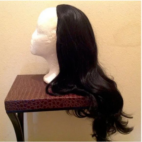 Outre' Quick Weave Black Synthetic Long Wig - Picture 4 of 9